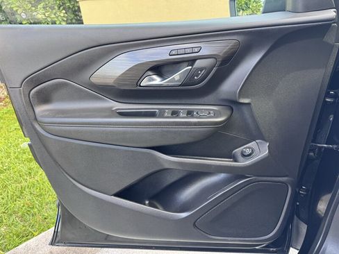 Used 2020 GMC Terrain SLT w/ Preferred Package image 13