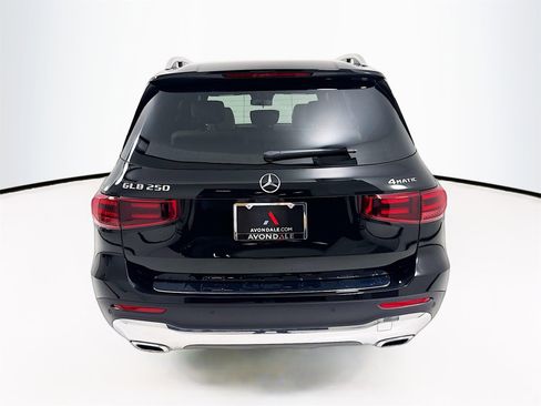 New 2025 Mercedes-Benz GLB 250 4MATIC image 7