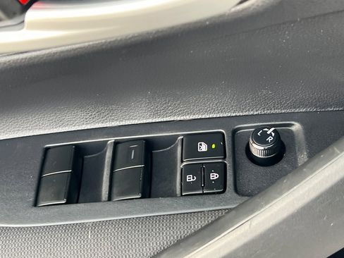 Used 2020 Toyota Corolla LE image 12