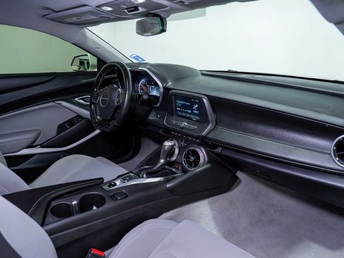 Used 2016 Chevrolet Camaro LT RWD image 16
