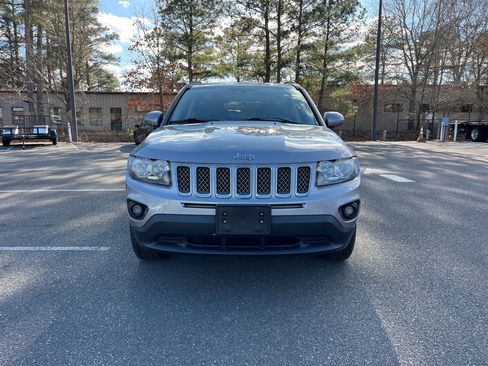 Used 2014 Jeep Compass Latitude image 3