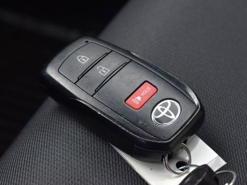 Used 2025 Toyota Tacoma TRD Sport AWD/4WD image 12