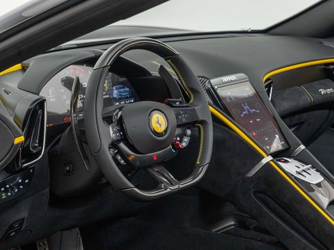 Certified 2025 Ferrari Roma Base image 4