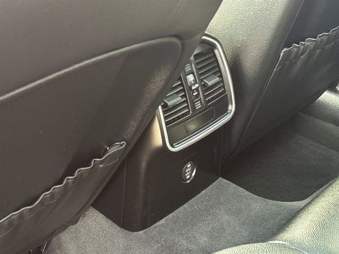 Used 2019 Porsche Macan image 38