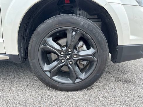 Used 2018 Dodge Journey Crossroad w/ Popular Equipment Group FWD image 11
