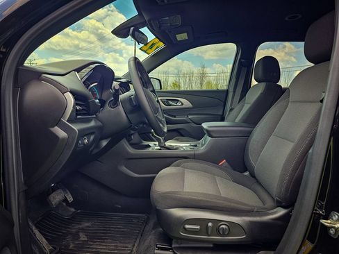 Used 2022 Chevrolet Traverse LT w/ Midnight/Sport Edition AWD/4WD image 12