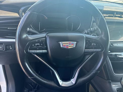 Used 2023 Cadillac XT6 Luxury image 16