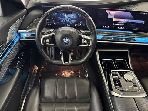 Used 2023 BMW i7 xDrive60 AWD/4WD image 30