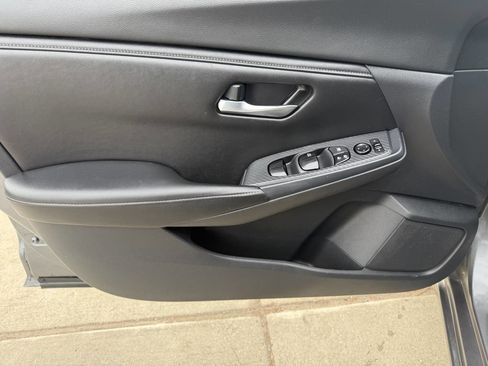 Used 2020 Nissan Sentra SV image 9