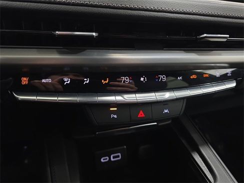 Certified 2025 Cadillac XT4 Premium Luxury image 21