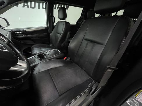 Used 2019 Dodge Grand Caravan GT FWD image 13