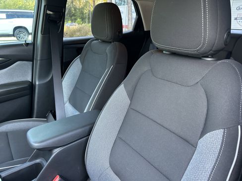 Used 2024 Chevrolet TrailBlazer LT w/ Convenience Package image 12