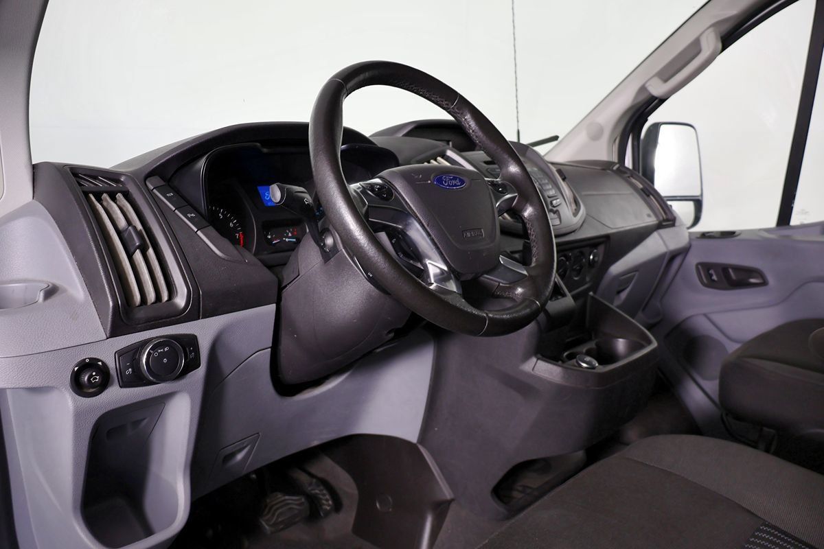 Used 2017 Ford Transit 150 XL RWD image 21