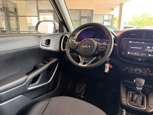 Used 2025 Kia Soul LX w/ LX Technology Package image 29