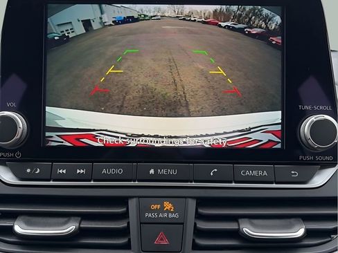 Used 2025 Nissan Altima 2.5 SR FWD image 17