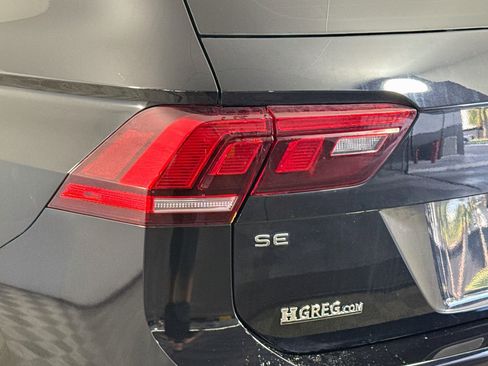 Used 2024 Volkswagen Tiguan SE AWD/4WD image 36