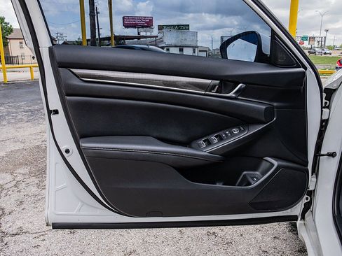 Used 2019 Honda Accord Sport image 10