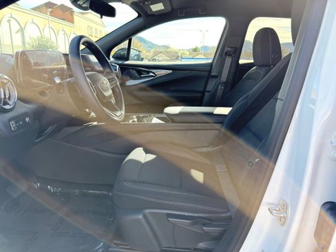 New 2026 Chevrolet Blazer EV LT w/ LPO, Blackout Package FWD image 23