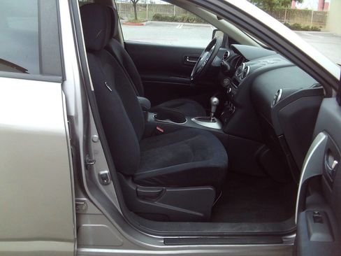 Used 2015 Nissan Rogue S FWD image 13
