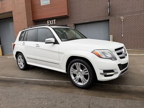 Used 2013 Mercedes-Benz GLK 350 4MATIC image 1
