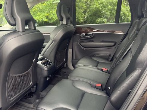 Used 2016 Volvo XC90 T6 Momentum w/ Momentum Plus Package AWD/4WD image 10
