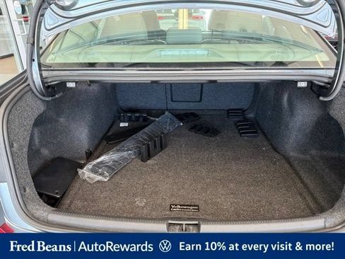 Used 2017 Volkswagen Passat 1.8T SEL Premium FWD image 10