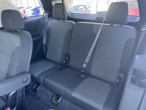 Used 2020 Chevrolet Traverse LT image 14