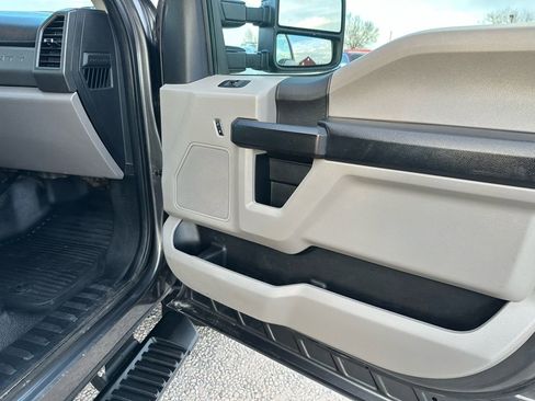 Used 2019 Ford F250 XL w/ STX Appearance Package image 13