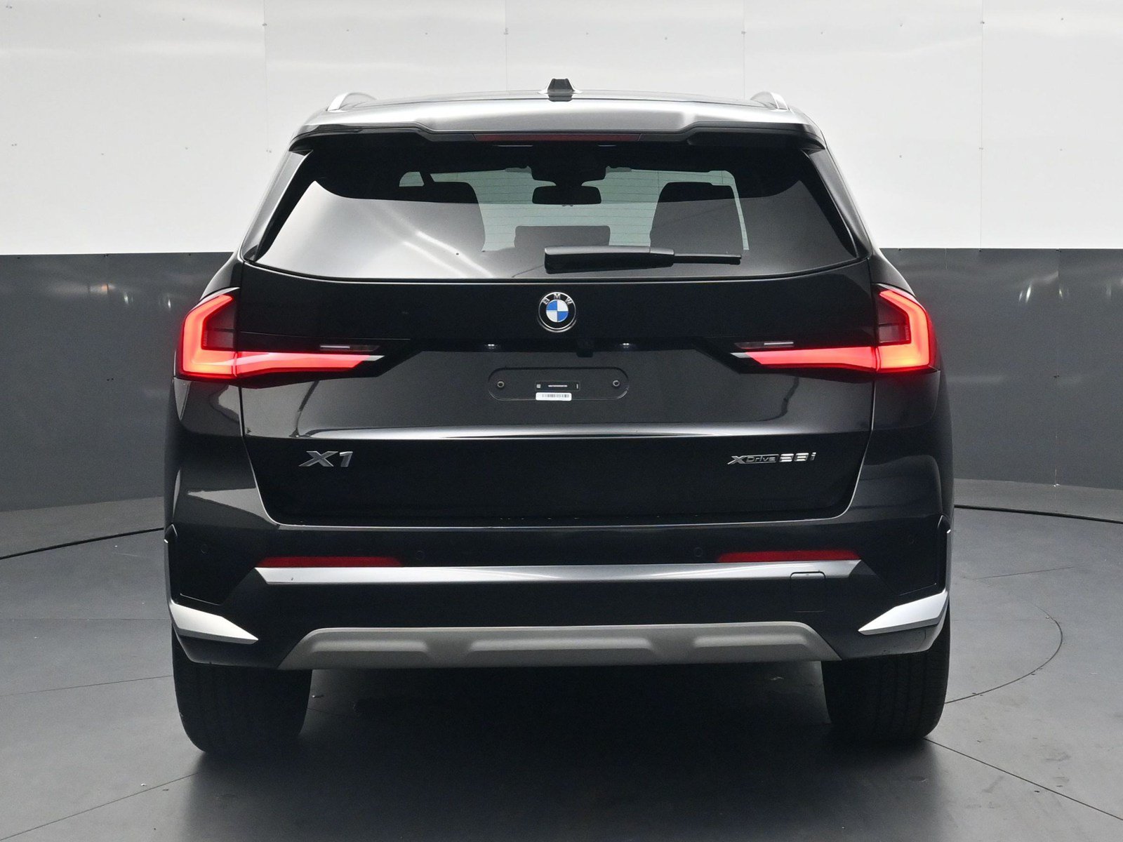 Used 2024 BMW X1 xDrive28i AWD/4WD image 5