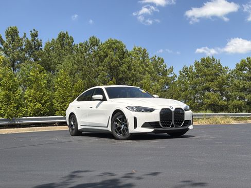 Used 2023 BMW i4 eDrive35 w/ Premium Package RWD image 6
