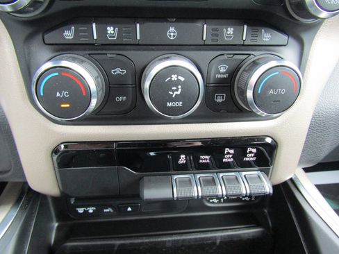 Used 2019 RAM 1500 Laramie image 34