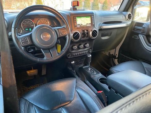 Used 2016 Jeep Wrangler Unlimited Rubicon w/ Dual Top Group image 26