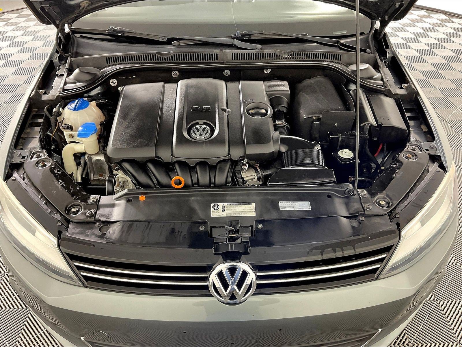 Used 2013 Volkswagen Jetta SE FWD image 28