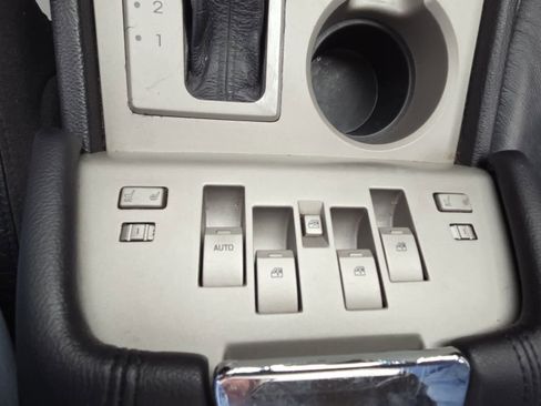 Used 2003 Lincoln Navigator Luxury image 26