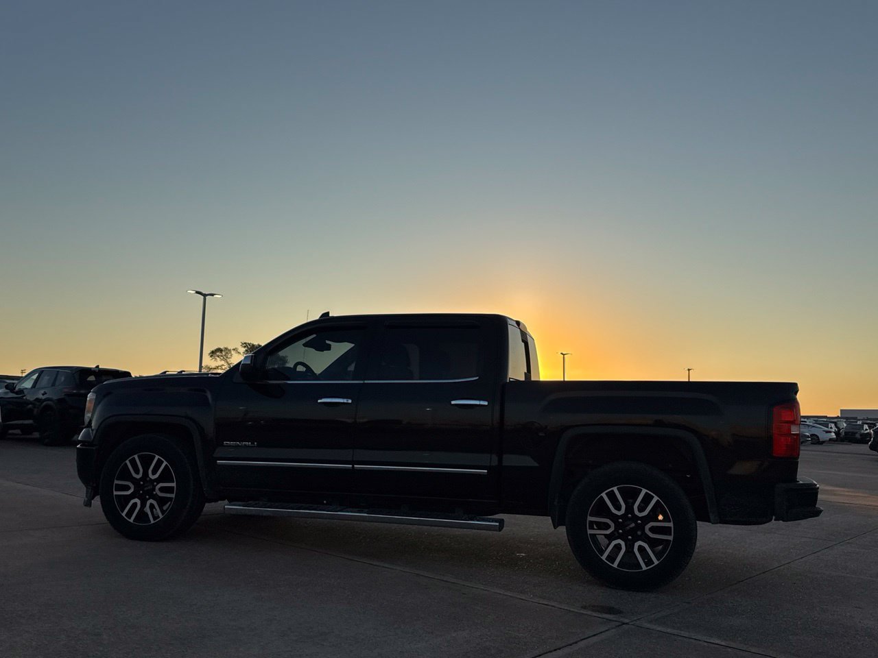 Used 2015 GMC Sierra 1500 Denali w/ Driver Alert Package RWD image 17