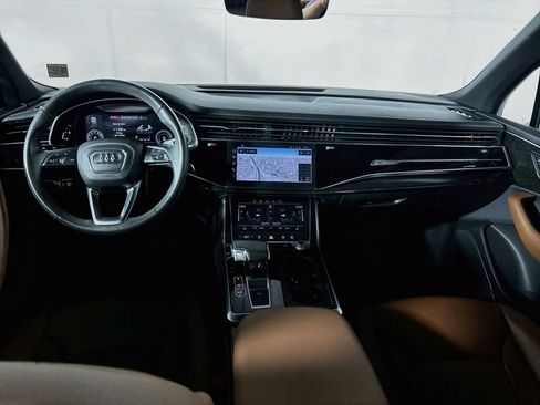 Used 2023 Audi Q7 2.0T Premium w/ Towing Package AWD/4WD image 12