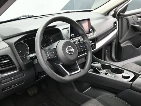 Used 2024 Nissan Rogue SV AWD/4WD image 11
