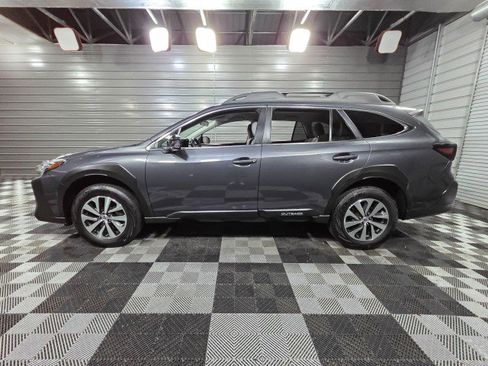 Used 2023 Subaru Outback Premium image 8