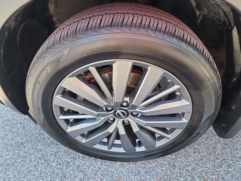 Used 2025 Nissan Pathfinder SL w/ SL Premium Package image 28