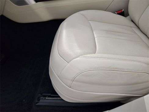 Used 2023 Land Rover Range Rover Autobiography image 22