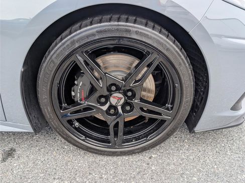 Used 2024 Chevrolet Corvette Stingray Premium Cpe w/ Z51 Performance Package image 9