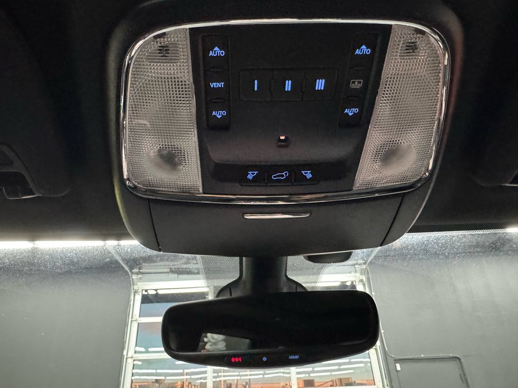 Used 2017 Jeep Grand Cherokee Overland AWD/4WD image 31