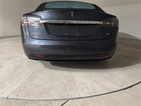 Used 2016 Tesla Model S 70 image 23