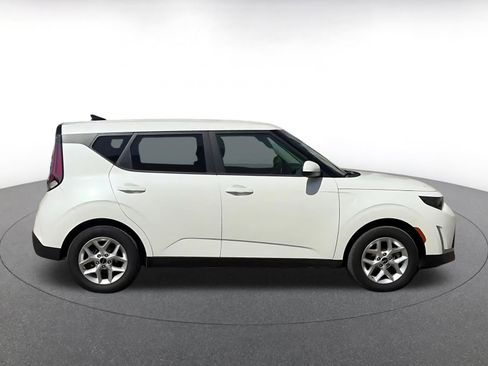 Used 2025 Kia Soul LX w/ LX Technology Package image 16