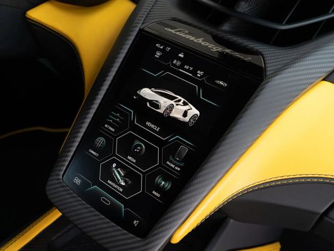 Used 2024 Lamborghini Revuelto AWD/4WD image 21