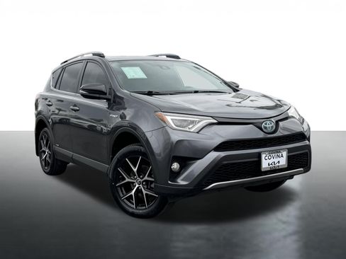 Used 2018 Toyota RAV4 SE AWD/4WD image 1
