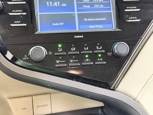 Used 2020 Toyota Camry LE FWD image 45