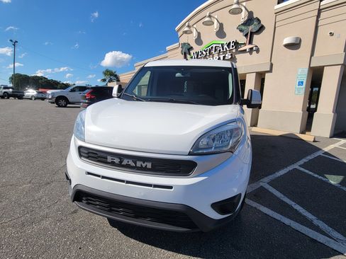 Used 2021 RAM ProMaster City Tradesman SLT image 4