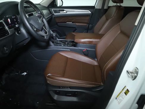 Used 2023 Volkswagen Atlas SEL AWD/4WD image 18