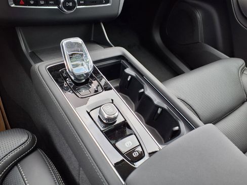 New 2026 Volvo XC90 B6 Ultra w/ Protection Package Premier AWD/4WD image 15
